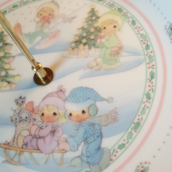 PRECIOUS MOMENTS ♡ Vintage Two Tier "A Winter Wonderland" Cookie Serving Plates - Picture 7 of 14